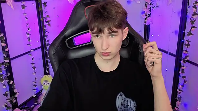 Snapshot of Maxwellchiik chatting on November 25, 2025, 12:38 pm Maxwellchiik online show from November 25, 2025, 12:38 pm