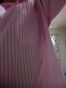 EweXZZ online show from December 21, 2025, 12:18 pm