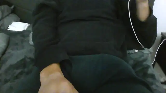 latinman7944 online show from April 13, 2026, 6:28 am