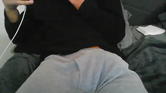 latinman7944 online show from February 25, 2026, 6:57 am