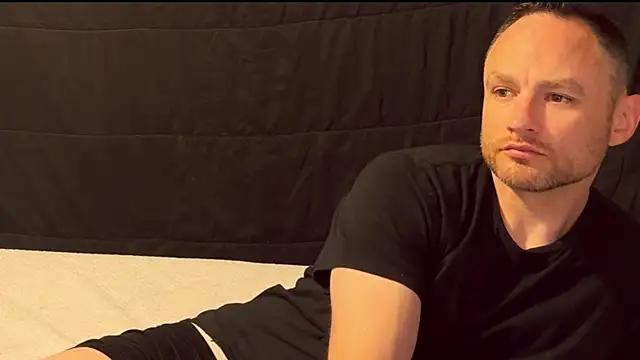 famous1tad online show from April 22, 2026, 1:45 am