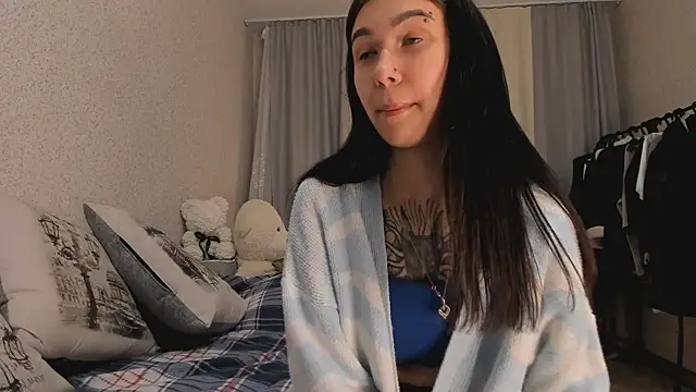 Snapshot of SakuraVibe chatting on November 28, 2025, 3:45 pm SakuraVibe online show from November 28, 2025, 3:45 pm