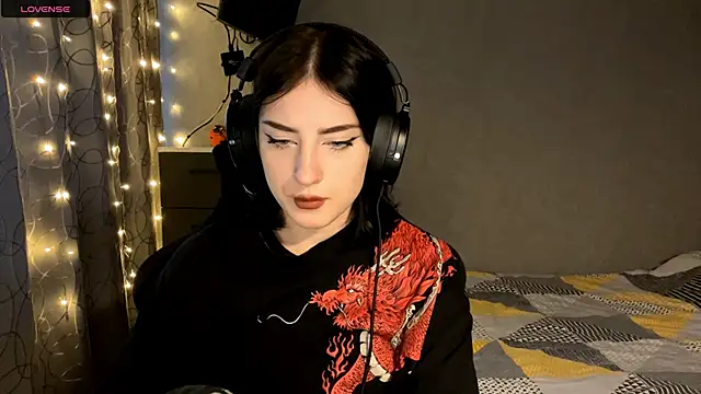 Snapshot of Meowluly chatting on January 18, 2026, 10:57 pm Meowluly online show from January 18, 2026, 10:57 pm