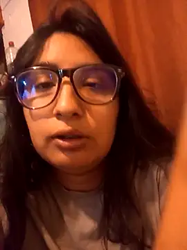 Bizcochitoc4 online show from December 4, 2025, 2:16 pm