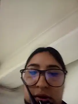 Bizcochitoc4 online show from December 5, 2025, 12:26 pm