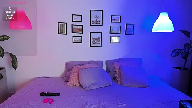 Skyy bloom online show from April 15, 2026, 12:42 pm