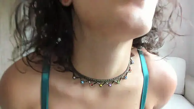 valerie7moon online show from August 3, 2026, 9:09 pm