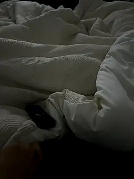 Snapshot of kiingjer chatting on November 23, 2025, 10:42 pm kiingjer online show from November 23, 2025, 10:42 pm