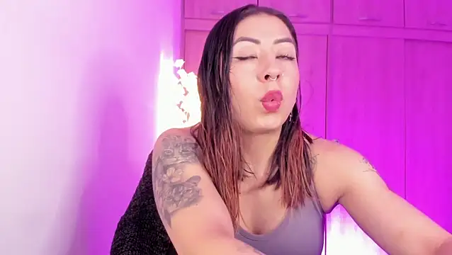 MaddieHunter online show from April 30, 2026, 2:35 pm