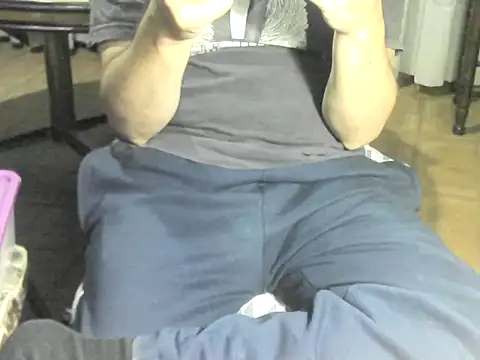 Snapshot of OreCam chatting on February 25, 2026, 7:30 am OreCam online show from February 25, 2026, 7:30 am