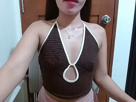 Kinky celistine online show from June 26, 2026, 12:00 pm