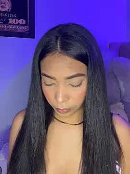 Snapshot of KarolRojas_22 chatting on February 1, 2026, 4:33 am KarolRojas 22 online show from February 1, 2026, 4:33 am