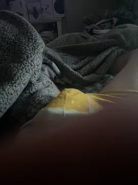 Snapshot of daddyyydeee chatting on November 26, 2025, 12:49 pm daddyyydeee online show from November 26, 2025, 12:49 pm