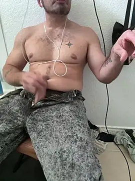 2addictivelyhorny online show from June 9, 2026, 10:11 pm