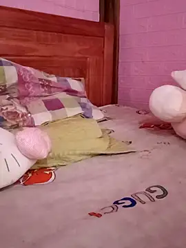 Lily-ross22 online show from April 7, 2026, 5:42 am