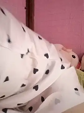 Lily-ross22 online show from April 12, 2026, 2:53 pm