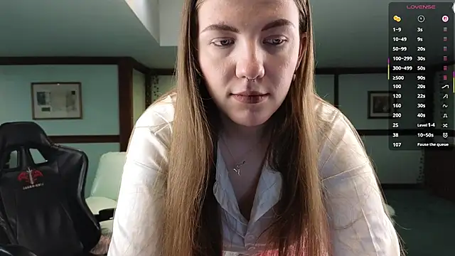 Snapshot of KiraRustle chatting on February 2, 2026, 2:43 am KiraRustle online show from February 2, 2026, 2:43 am