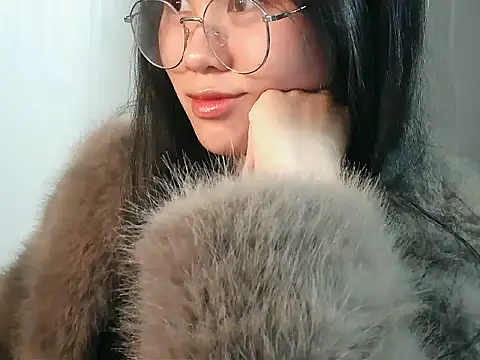 Snapshot of Nunaa18 chatting on December 15, 2025, 3:29 pm Nunaa18 online show from December 15, 2025, 3:29 pm