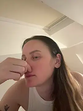 Snapshot of TomilaSi chatting on June 25, 2026, 8:47 pm TomilaSi online show from June 25, 2026, 8:47 pm