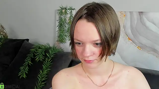 Olivia Riesz online show from April 21, 2026, 1:07 am