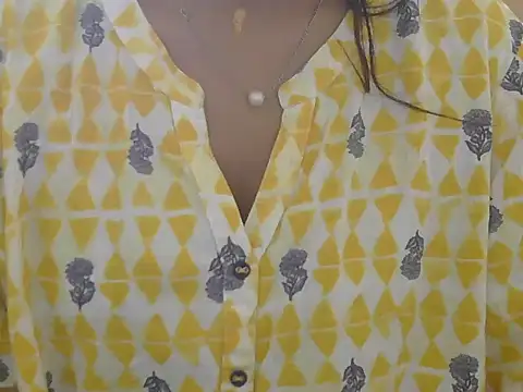 cute mahira online show from March 23, 2026, 4:29 pm