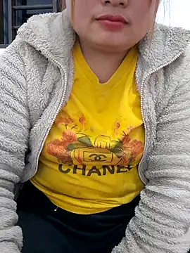 mai-mai-97 online show from February 4, 2026, 2:45 pm