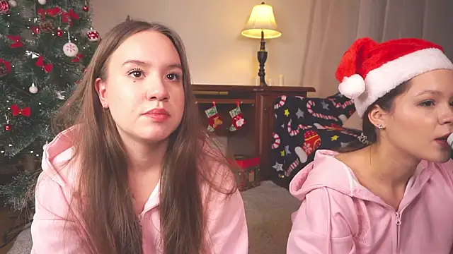 VirginiaRowe online show from December 21, 2025, 1:24 pm