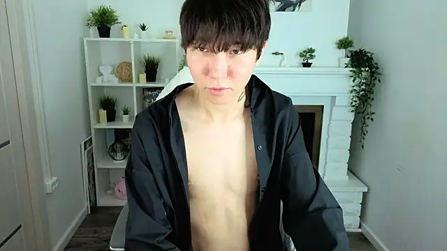 Snapshot of YugoAsian chatting on February 17, 2026, 12:35 pm YugoAsian online show from February 17, 2026, 12:35 pm