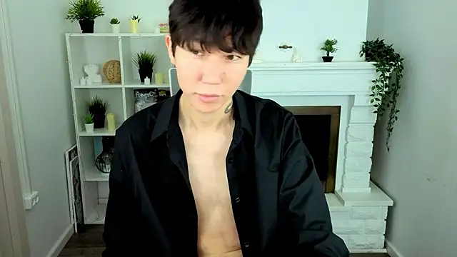 Snapshot of YugoAsian chatting on February 4, 2026, 12:22 pm YugoAsian online show from February 4, 2026, 12:22 pm