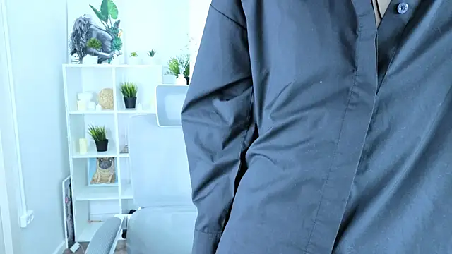 YugoAsian online show from December 4, 2025, 8:41 pm