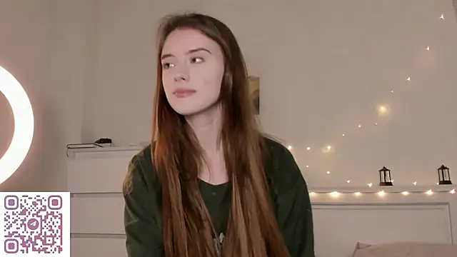 AmyForYouu online show from December 18, 2025, 1:00 am