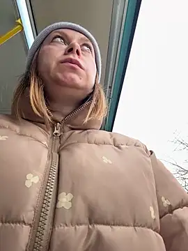 Brooke lover online show from April 5, 2026, 6:53 am