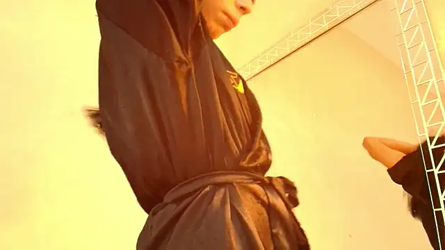 HallieStone online show from April 13, 2026, 12:20 pm