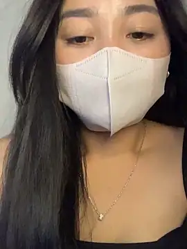 lana-kan online show from March 25, 2026, 1:32 pm