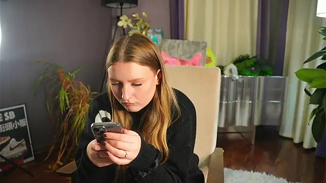 Snapshot of MitsukoBaral chatting on November 25, 2025, 12:49 pm MitsukoBaral online show from November 25, 2025, 12:49 pm