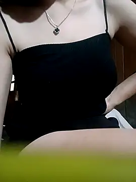 NariShow online show from April 14, 2026, 11:21 pm