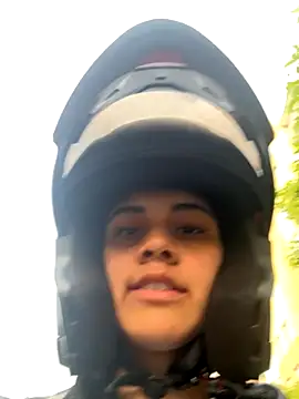 Miia moonn online show from November 29, 2025, 10:59 am