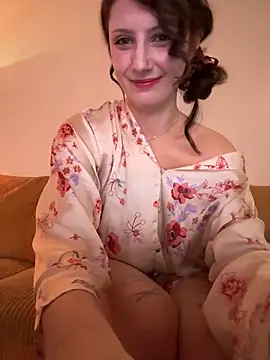 lilliabloom online show from February 11, 2026, 5:40 am