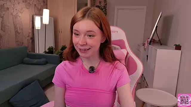 Snapshot of eva_aria chatting on April 21, 2026, 1:42 am eva aria online show from April 21, 2026, 1:42 am
