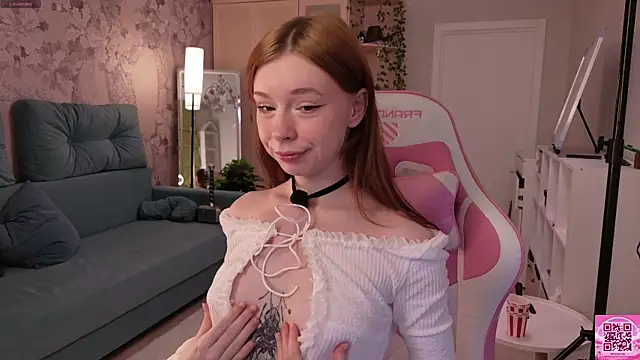 eva aria online show from April 7, 2026, 8:10 pm