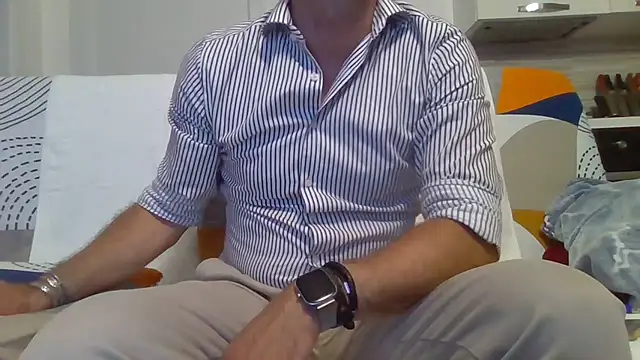 Eroshotlicker online show from June 8, 2026, 9:37 pm