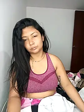 Snapshot of LatinSAR chatting on November 28, 2025, 1:22 pm LatinSAR online show from November 28, 2025, 1:22 pm