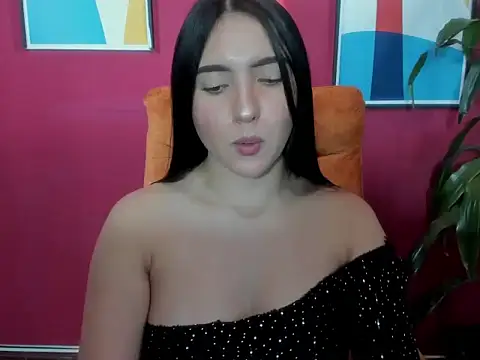 Isa-Trujilloo online show from November 26, 2025, 1:55 pm