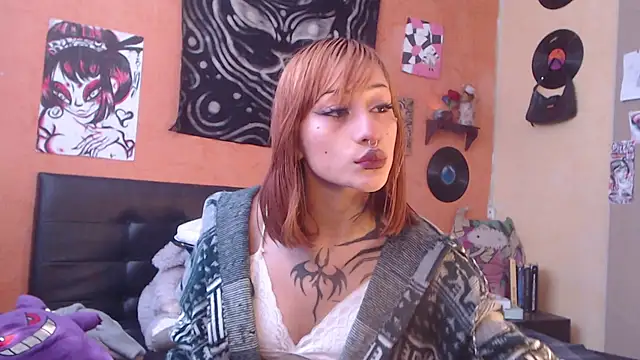 Snapshot of Layla_quinn chatting on July 14, 2026, 2:56 pm Layla quinn online show from July 14, 2026, 2:56 pm