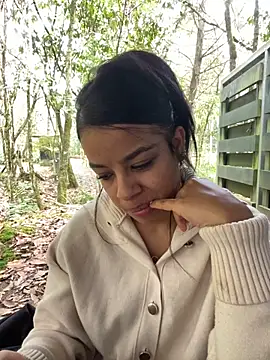 Snapshot of TrianaW chatting on November 29, 2025, 6:08 pm TrianaW online show from November 29, 2025, 6:08 pm