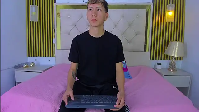 Snapshot of sammysex- chatting on November 25, 2025, 6:25 am sammysex- online show from November 25, 2025, 6:25 am