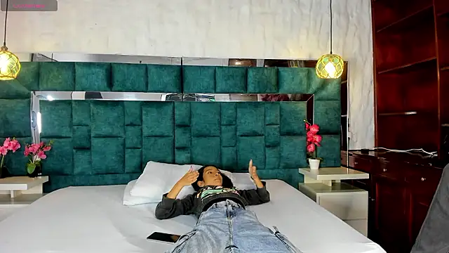  bonnyandclyde online show from February 27, 2026, 12:27 pm