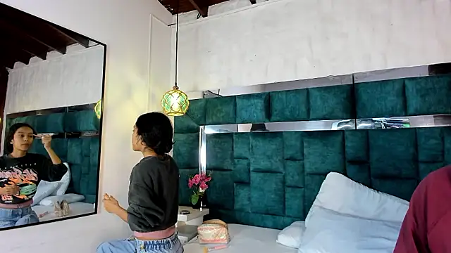  bonnyandclyde online show from March 6, 2026, 12:22 pm