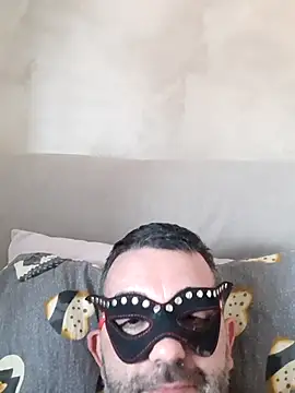 Snapshot of Vampiro83zz chatting on June 23, 2026, 12:36 pm Vampiro83zz online show from June 23, 2026, 12:36 pm