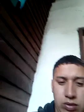 Alvarezz0202 online show from June 23, 2026, 5:11 pm